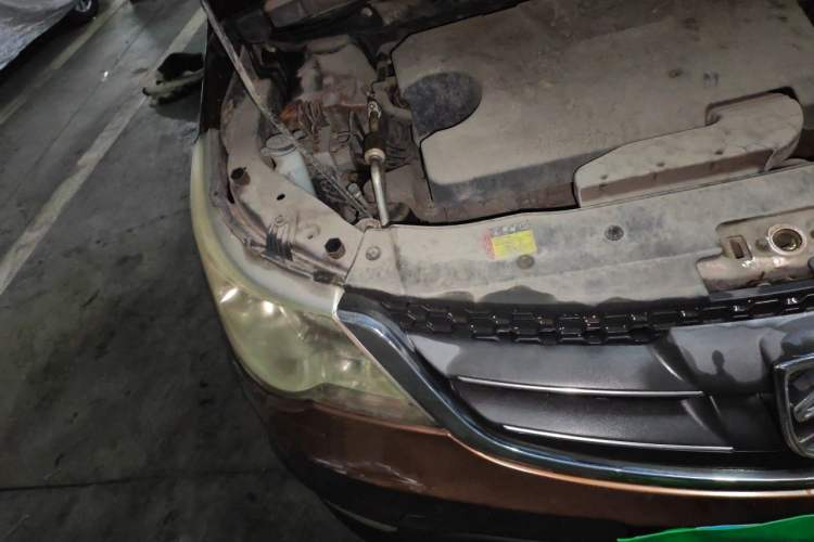 Used Baojun 730 2014 1.5L manual luxury trim 7 seats Right Front Headlight