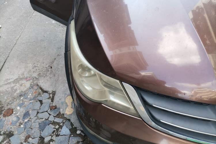 Used Baojun 730 2014 1.5L manual Comfort version 7 seats Right Front Headlight