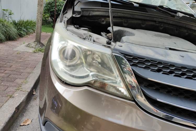 Used Baojun 730 2014 1.5L manual standard trim 7 seats Right Front Headlight