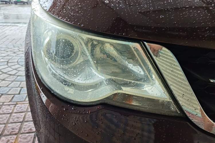 Used Baojun 730 2014 1.5L manual luxury trim 7 seats Right Front Headlight