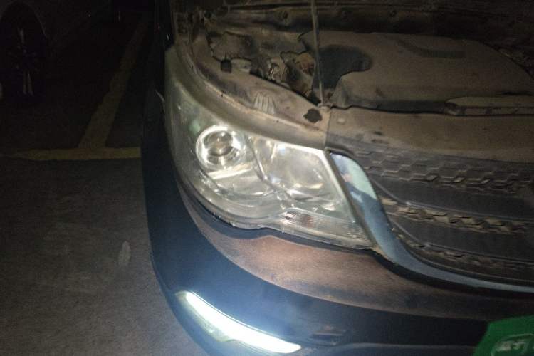 Used Baojun 730 2014 1.5L Manual Luxury Navigation ESP Version 7 Seats Right Front Headlight