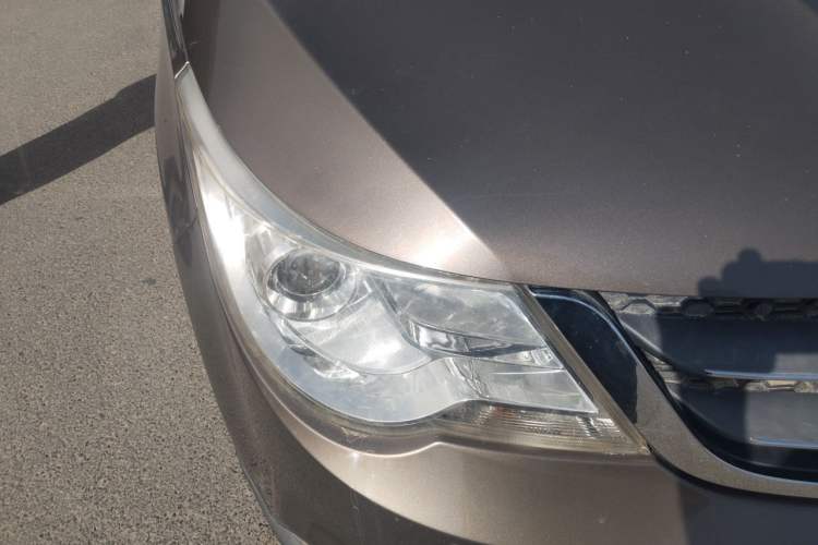 Used Baojun 730 2014 1.5L manual Comfort version 7 seats Right Front Headlight