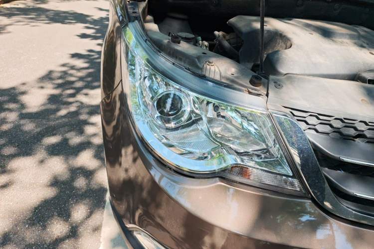 Used Baojun 730 2014 1.5L manual Comfort ESP version 7 seats Right Front Headlight