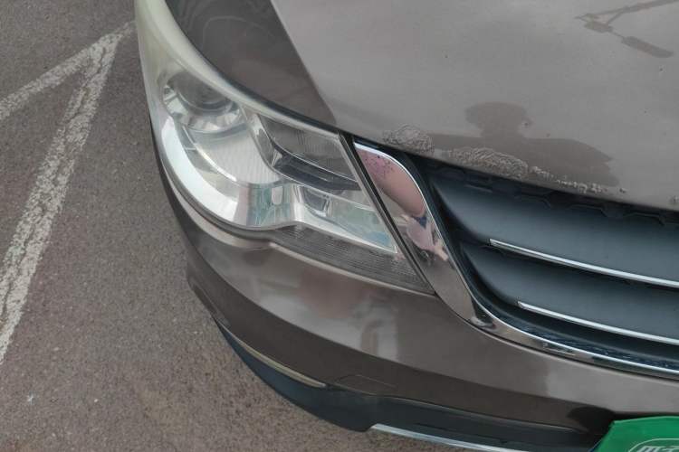 Used Baojun 730 2014 1.5L manual standard trim 7 seats Right Front Headlight