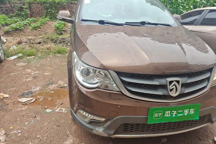 Used Baojun 730 2014 1.5L Manual Luxury Navigation ESP Version 7 Seats Right Front Headlight