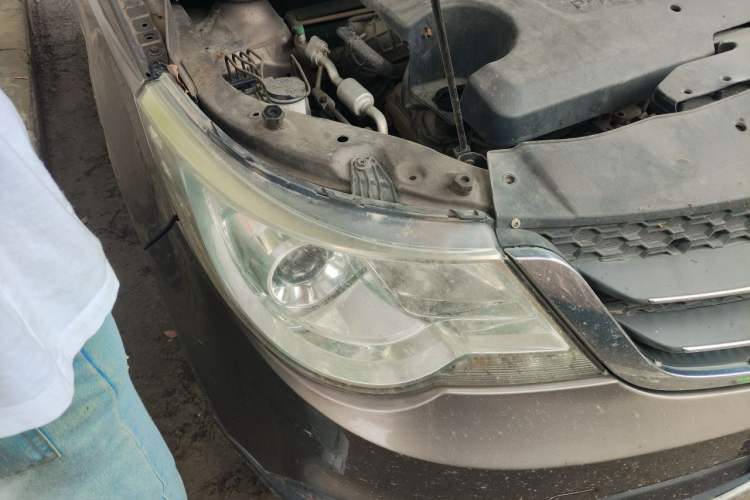 Used Baojun 730 2014 1.5L manual standard trim 7 seats Right Front Headlight
