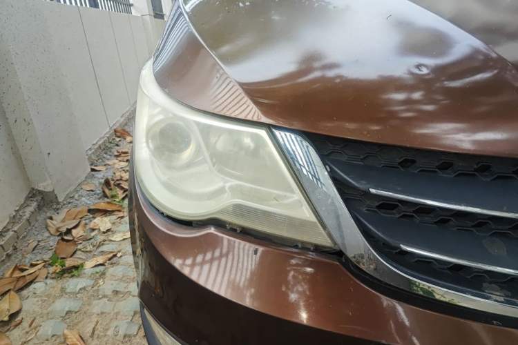 Used Baojun 730 2014 1.5L manual Comfort version 7 seats Right Front Headlight