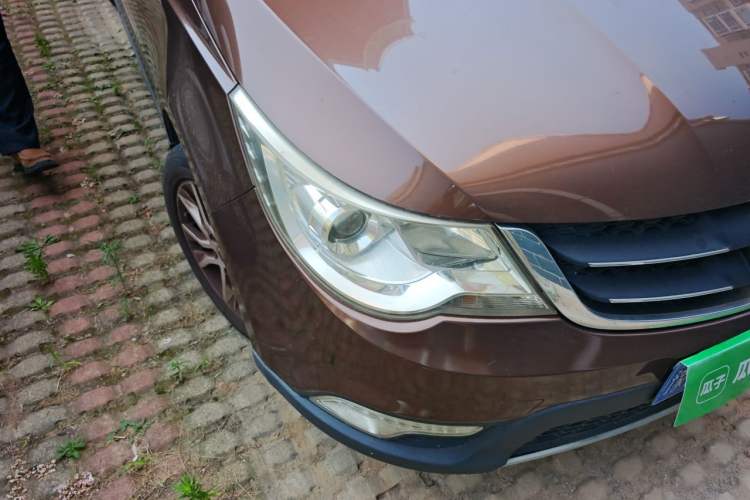 Used Baojun 730 2014 1.5L manual luxury trim 7 seats Right Front Headlight