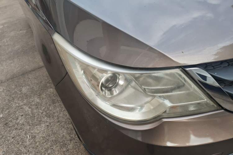Used Baojun 730 2014 1.5L Manual Luxury Navigation ESP Version 7 Seats Right Front Headlight