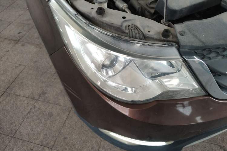 Used Baojun 730 2014 1.5L Manual Luxury Navigation ESP Version 7 Seats Right Front Headlight