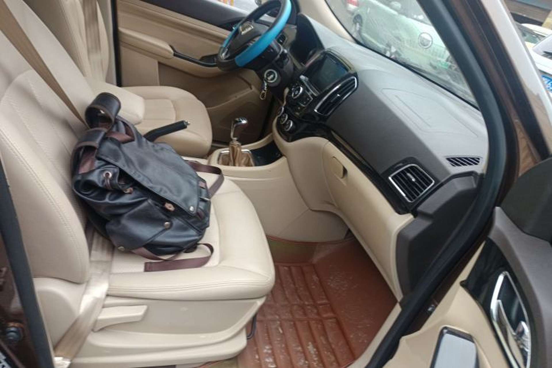 Used Baojun 730 2014 1.5L manual Comfort version 7 seats Right Front Seat