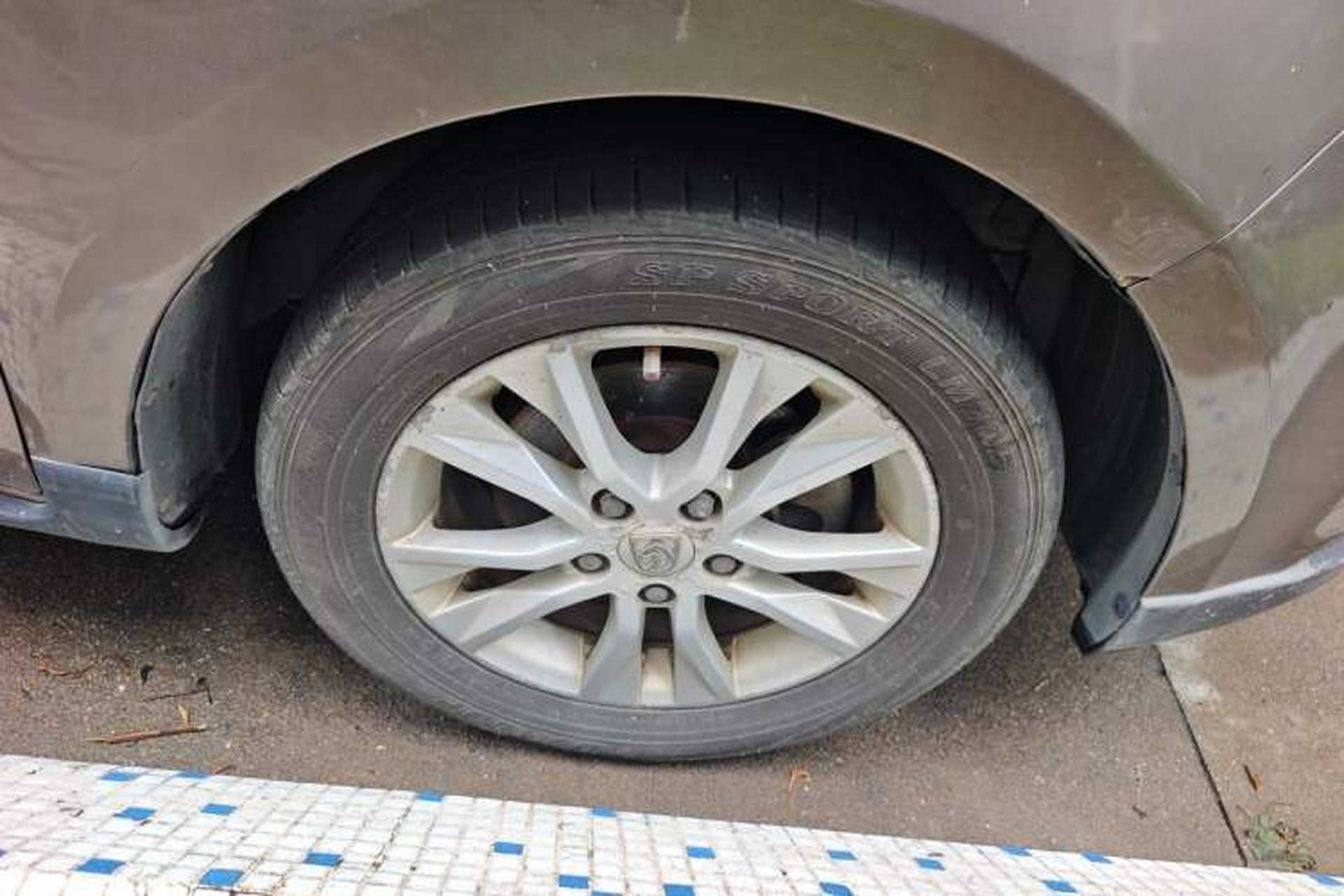 Used Baojun 730 2014 1.5L manual Comfort version 7 seats Right Front Wheel Hub