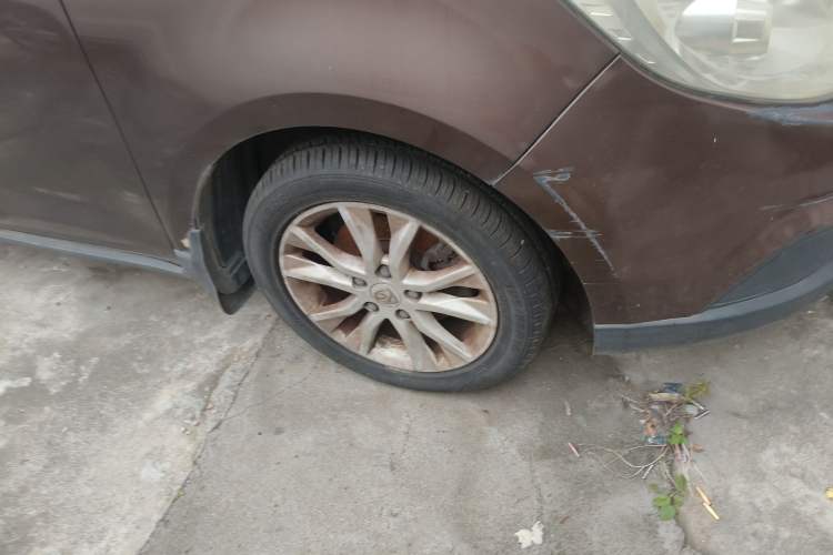 Used Baojun 730 2014 1.5L manual standard trim 7 seats Right Front Wheel Hub