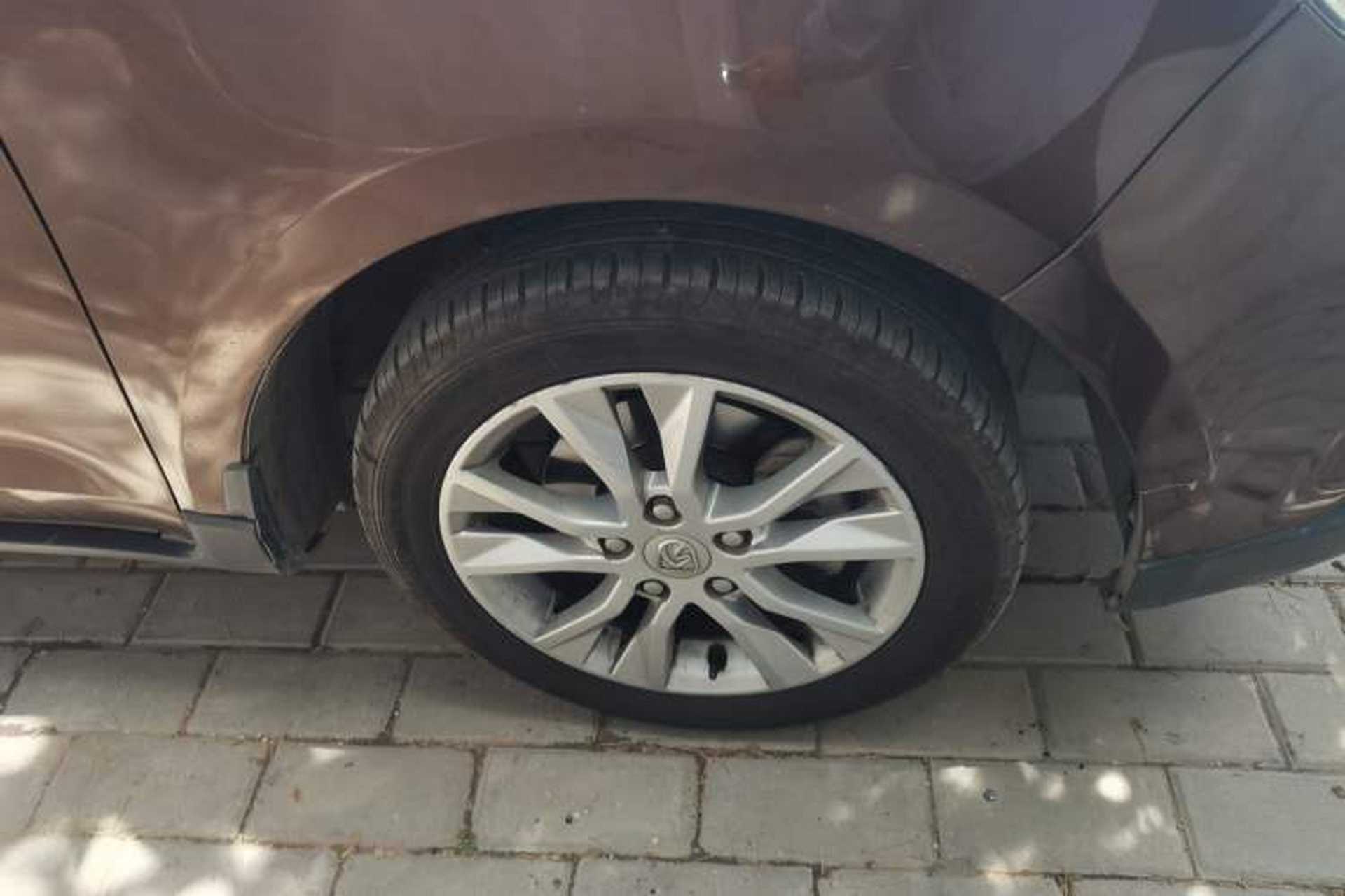 Used Baojun 730 2014 1.5L manual standard trim 7 seats Right Front Wheel Hub