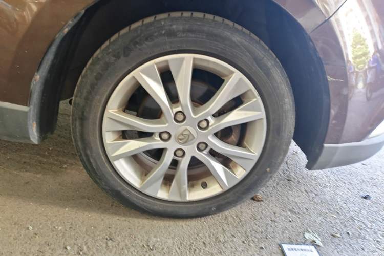 Used Baojun 730 2014 1.5L Manual Luxury Navigation ESP Version 7 Seats Right Front Wheel Hub