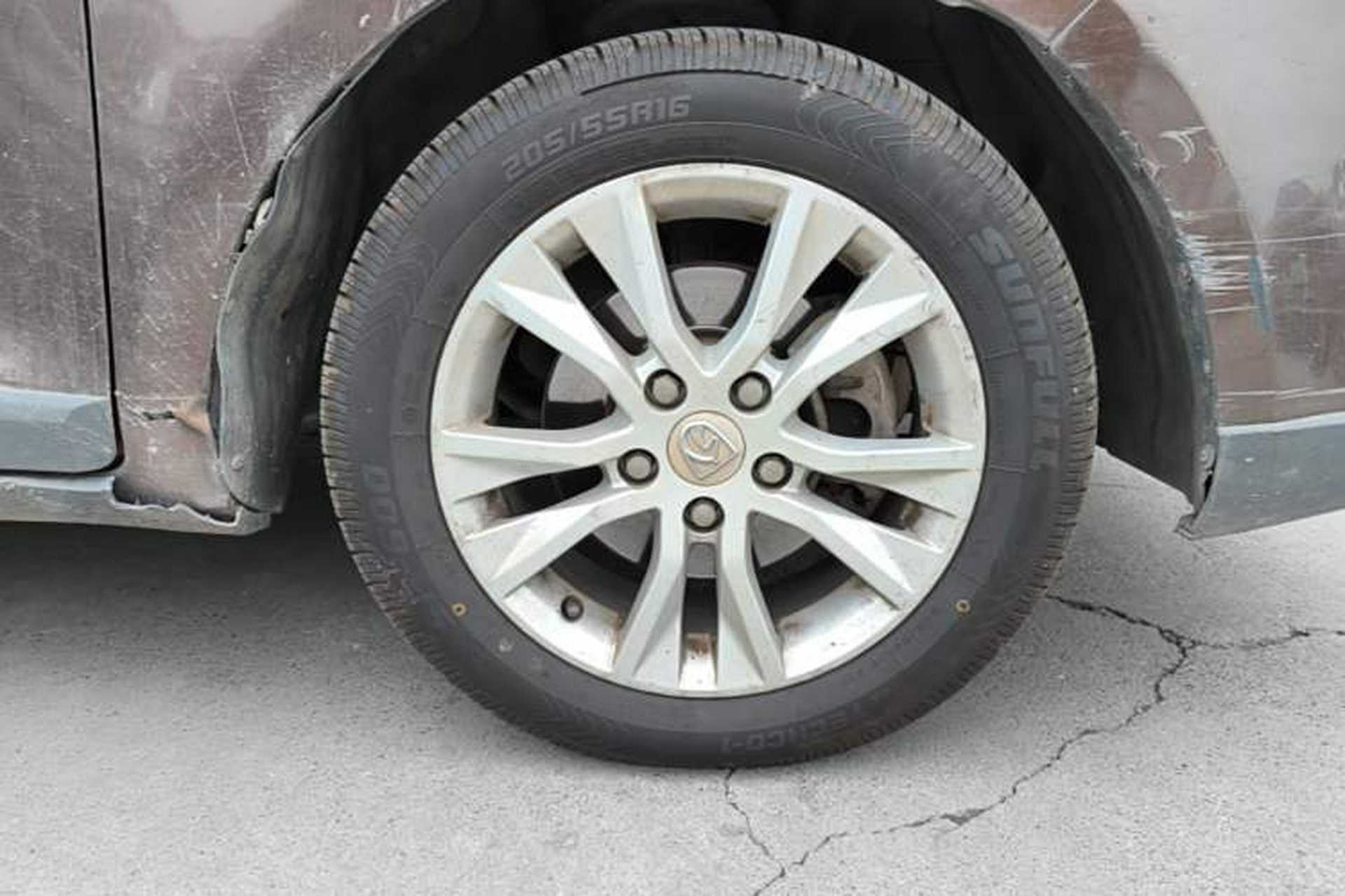 Used Baojun 730 2014 1.5L manual luxury trim 7 seats Right Front Wheel Hub