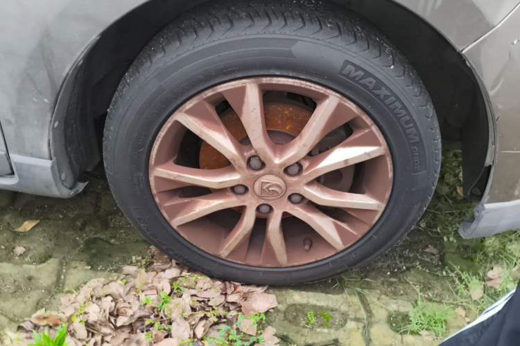 Used Baojun 730 2014 1.5L manual luxury trim 7 seats Right Front Wheel Hub