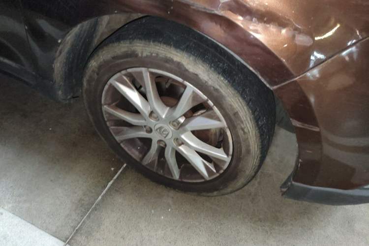 Used Baojun 730 2014 1.5L Manual Luxury Navigation ESP Version 7 Seats Right Front Wheel Hub