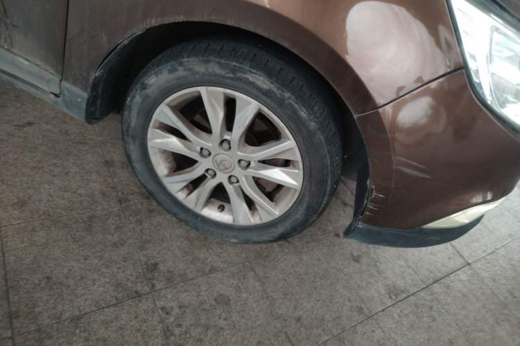 Used Baojun 730 2014 1.5L Manual Luxury Navigation ESP Version 7 Seats Right Front Wheel Hub