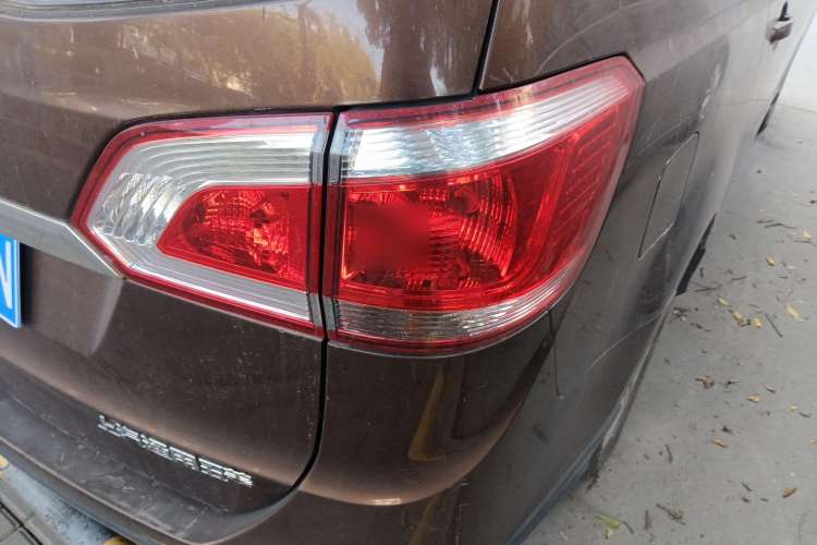 Used Baojun 730 2014 1.5L manual standard trim 7 seats Right Rear Taillight