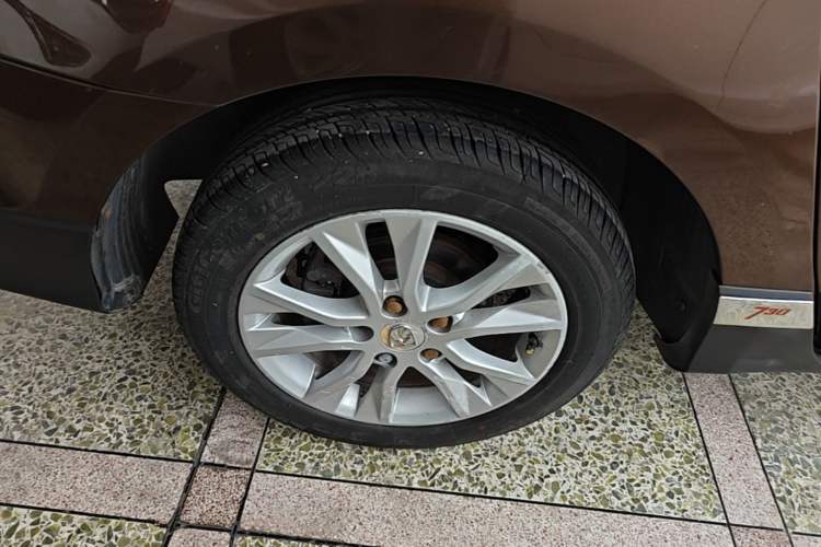 Used Baojun 730 2014 1.5L manual luxury trim 7 seats Right Rear Wheel Hub