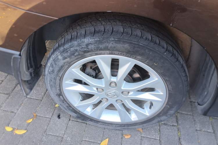 Used Baojun 730 2014 1.5L manual Comfort ESP version 7 seats Right Rear Wheel Hub