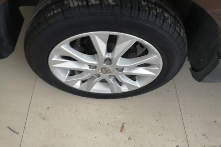 Used Baojun 730 2014 1.5L manual standard trim 7 seats Right Rear Wheel Hub