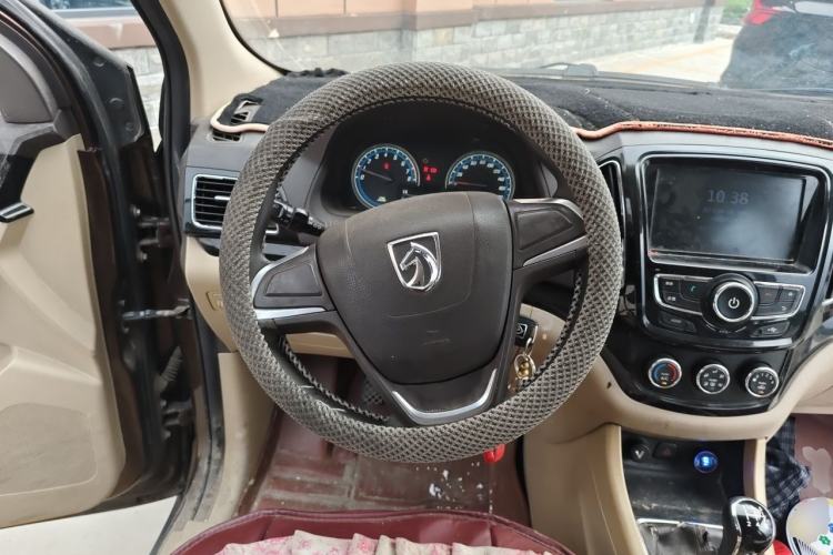 Used Baojun 730 2014 1.5L manual Comfort ESP version 7 seats Steering Wheel