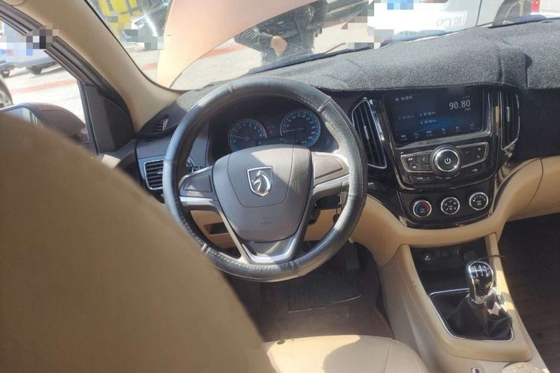 Used Baojun 730 2014 1.5L manual Comfort version 7 seats Steering Wheel