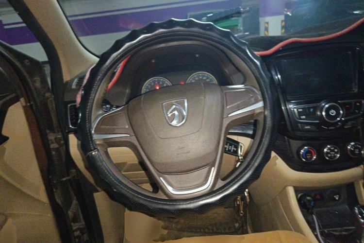 Used Baojun 730 2014 1.5L manual Comfort version 7 seats Steering Wheel