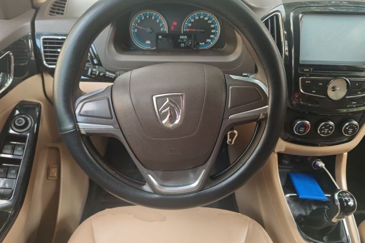 Used Baojun 730 2014 1.5L manual Comfort version 7 seats Steering Wheel
