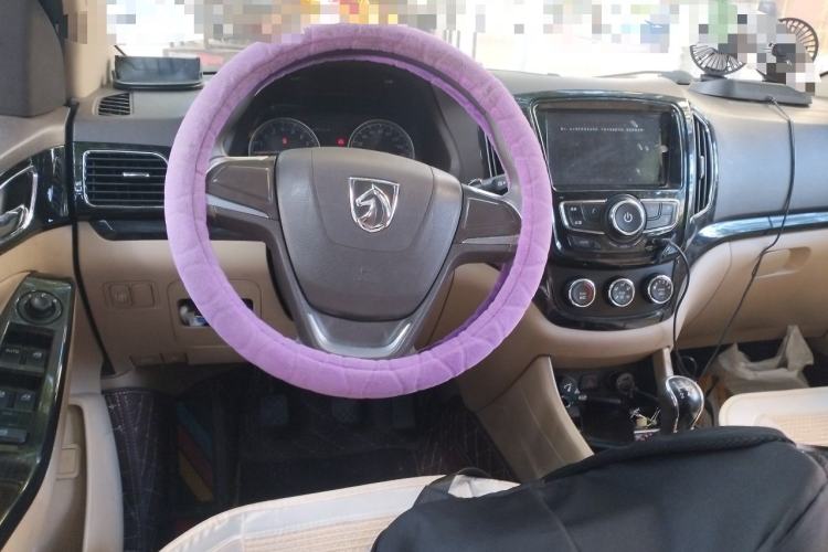 Used Baojun 730 2014 1.5L manual Comfort version 7 seats Steering Wheel