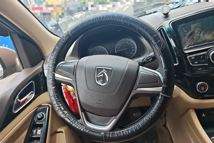Used Baojun 730 2014 1.5L manual Comfort version 7 seats Steering Wheel