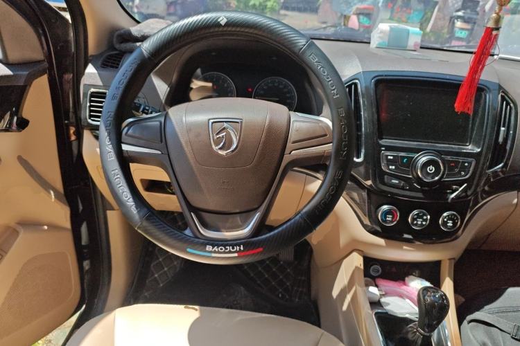 Used Baojun 730 2014 1.5L manual Comfort version 7 seats Steering Wheel