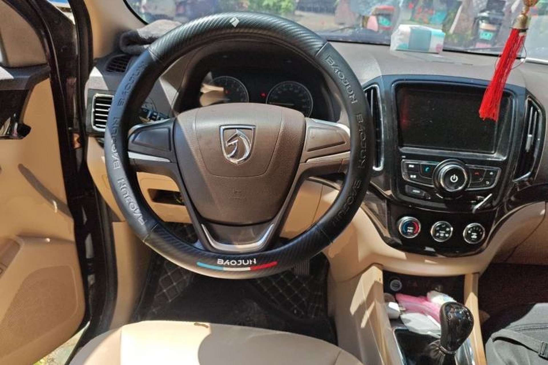 Used Baojun 730 2014 1.5L manual Comfort version 7 seats Steering Wheel