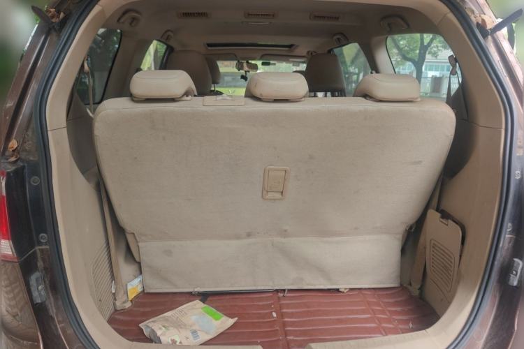 Used Baojun 730 2014 1.5L Manual Luxury Navigation ESP Version 7 Seats Trunk