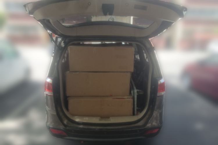 Used Baojun 730 2014 1.5L manual luxury trim 7 seats Trunk