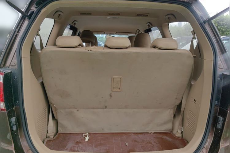 Used Baojun 730 2014 1.5L manual Comfort ESP version 7 seats Trunk