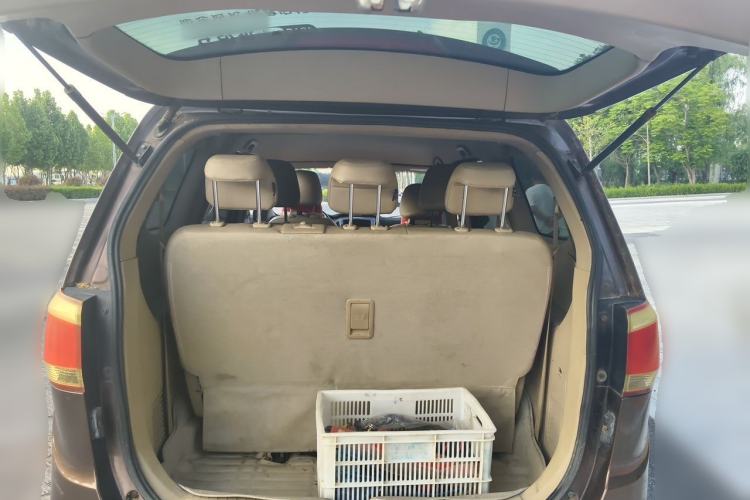 Used Baojun 730 2014 1.5L manual Comfort ESP version 7 seats Trunk