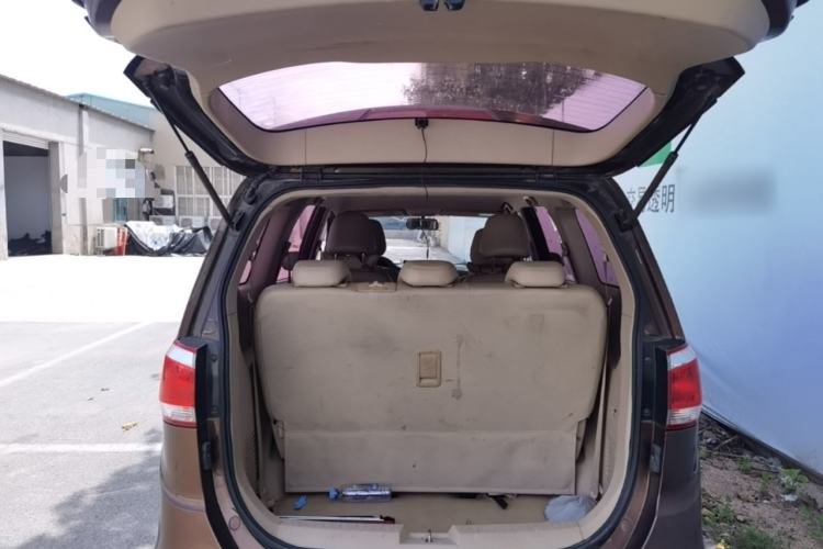 Used Baojun 730 2014 1.5L manual Comfort ESP version 7 seats Trunk