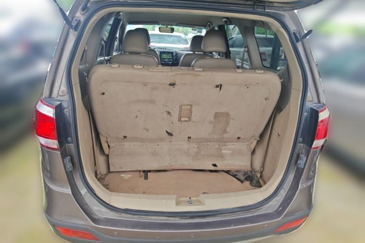 Used Baojun 730 2014 1.5L manual Comfort version 7 seats Trunk