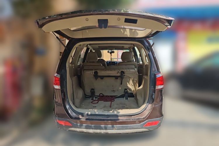 Used Baojun 730 2014 1.5L manual luxury trim 7 seats Trunk