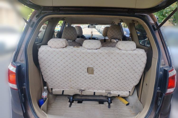 Used Baojun 730 2014 1.5L manual Comfort ESP version 7 seats Trunk