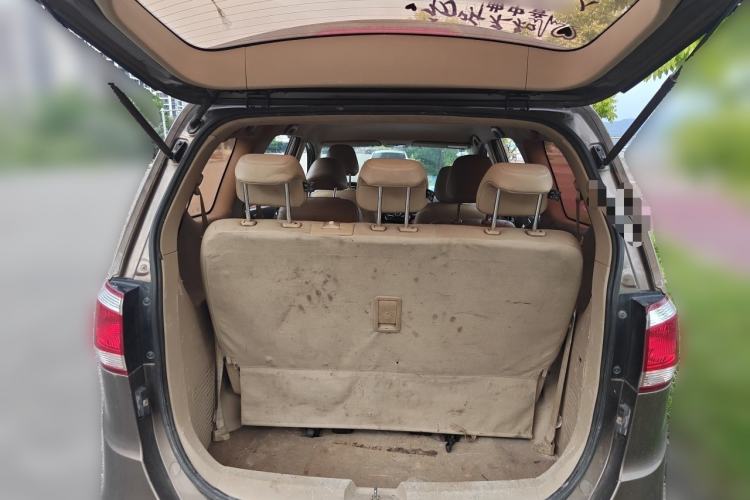 Used Baojun 730 2014 1.5L manual Comfort version 7 seats Trunk