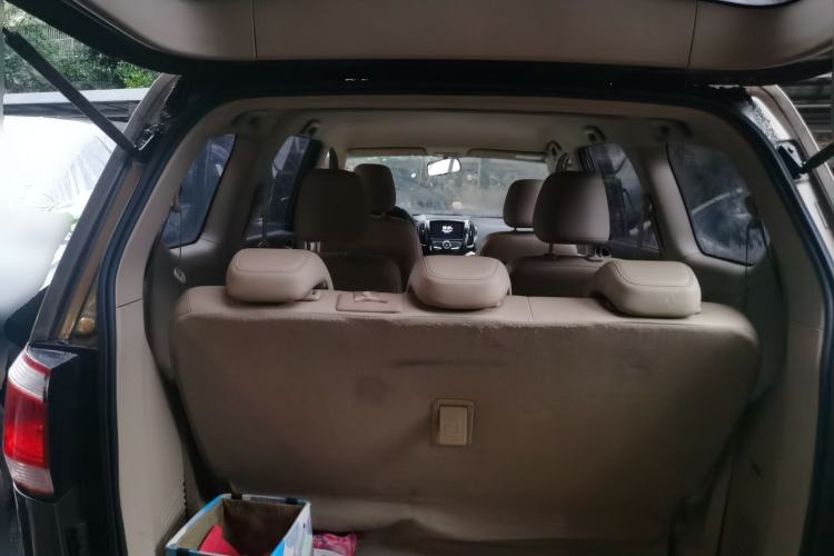 Used Baojun 730 2014 1.5L manual Comfort version 7 seats Trunk