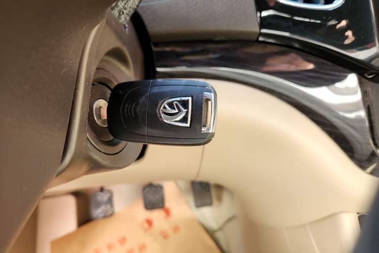 Used Baojun 730 2014 1.5L manual Comfort ESP version 7 seats Vehicle Key