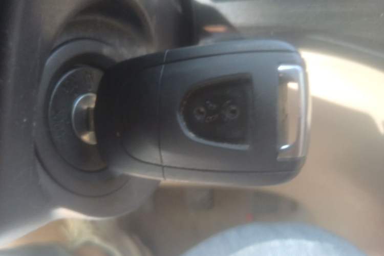 Used Baojun 730 2014 1.5L manual luxury trim 7 seats Vehicle Key