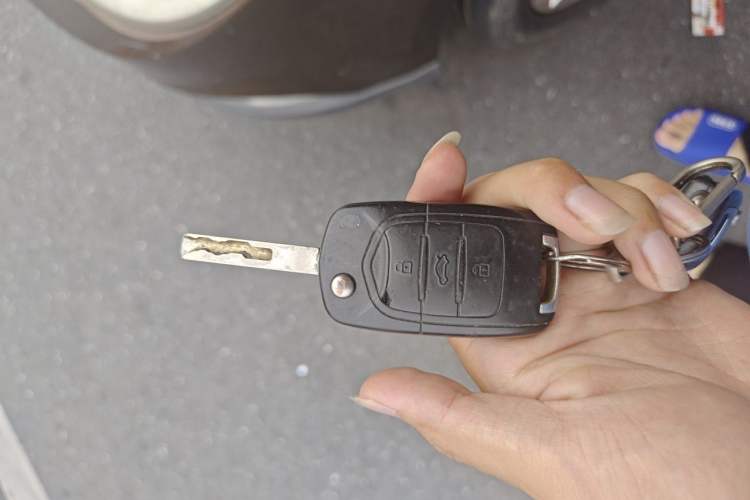 Used Baojun 730 2014 1.5L manual Comfort ESP version 7 seats Vehicle Key