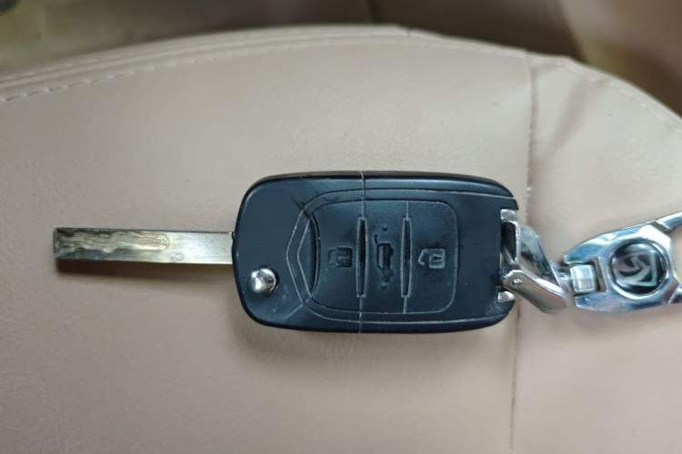 Used Baojun 730 2014 1.5L manual Comfort ESP version 7 seats Vehicle Key