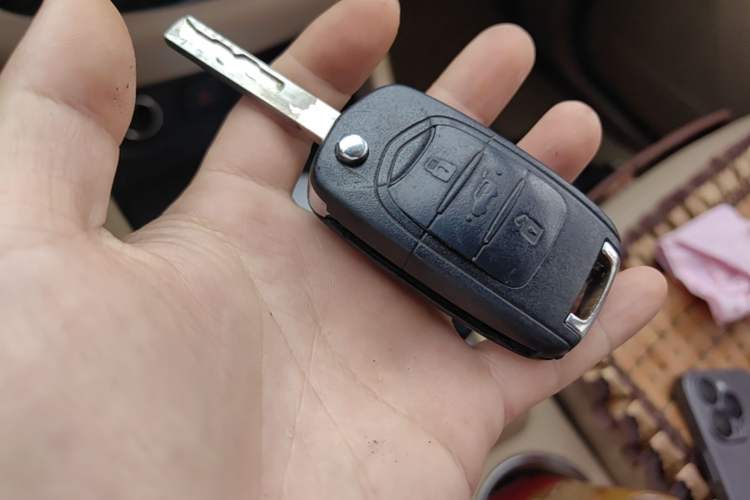 Used Baojun 730 2014 1.5L manual Comfort ESP version 7 seats Vehicle Key